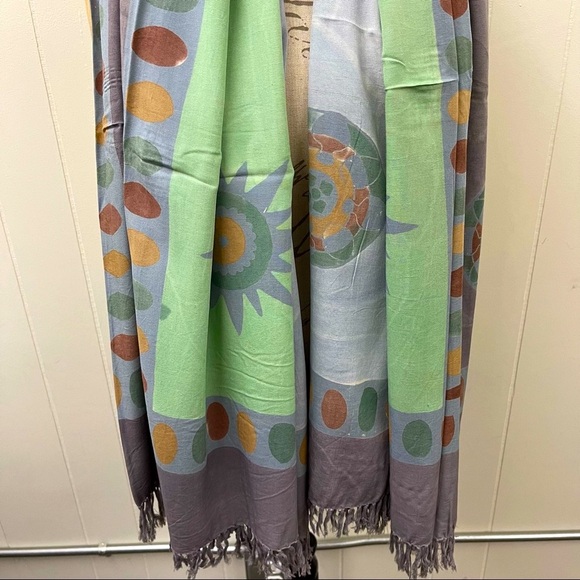 Vintage fringe large scarf/coverup wrap - Picture 4 of 5